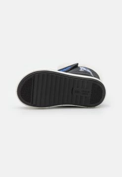 Friboo Star Wars R2-D2 - Snow Boots - Botas Para La Nieve - Black -Friboo 15c1d0aa1ccd4069859e9062e82608c1